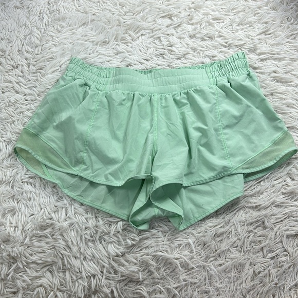 Lululemon Hotty Hot Short II *2.5" Citra Lime - Picture 1 of 10